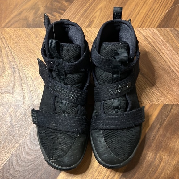 LeBron James Soldier 10 Black Space All Black Youth Size 3Y - Picture 8 of 10